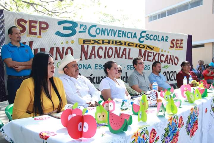 Asiste alcalde de paracuaro a diferentes escuelas