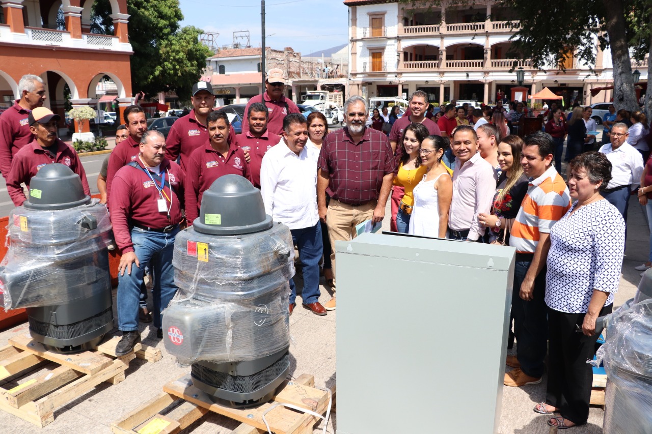 Aterrizan 9mdp para agua potable en Apatzingán