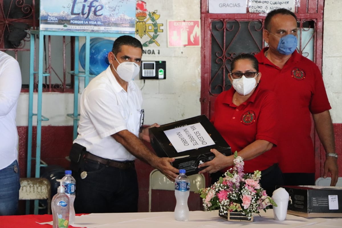 Celebran a los bomberos de Apatzingán