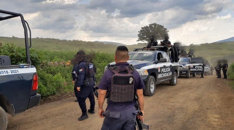 Agreden a policías del municipio de Hidalgo; les queman dos patrullas