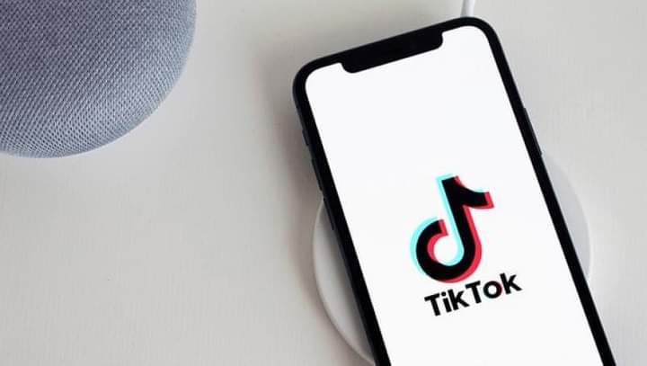Trump prohíbe descargas de TikTok y WeChat en AppStore y PlayStore