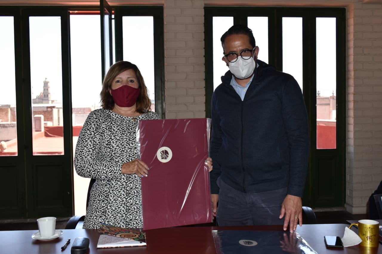 LA DIPUTADA, SANDRA LUZ VALENCIA, SE REUNE CON EL SECRETARIO DE CULTURA.