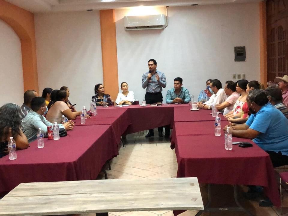 REFERENTES DE LA REGIÓN DE APATZINGÁNRESPALDAN LA ACTIVIDAD LEGISLATIVA DE CRISTÓBAL ÁRIAS