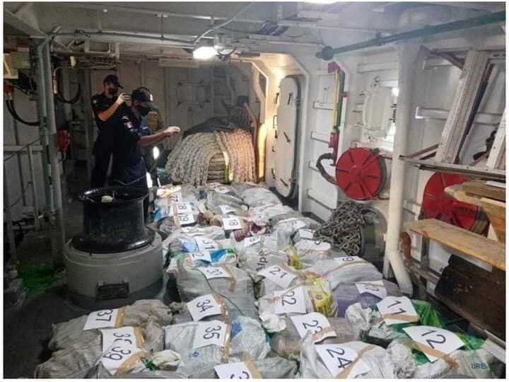 LA SECRETARÍA DE MARINA – ARMADA DE MÉXICO ASEGURA 39 COSTALESCONTENIENDO PRESUNTA COCAÍNA, EN COSTAS DE CHIAPAS.