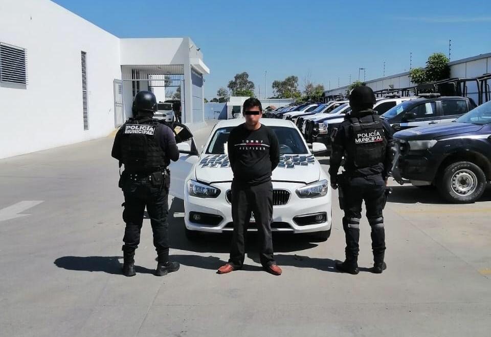 CAPTURAN EN CELAYA A HOMBRE CON 120 PASAPORTES FALSOS