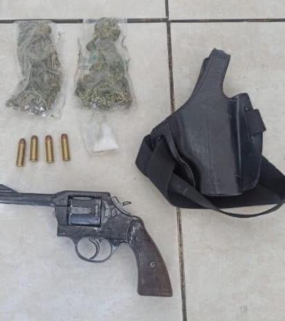 Detiene SSP a uno en posesión de un arma de fuego, cartuchos útiles y envoltorios con droga