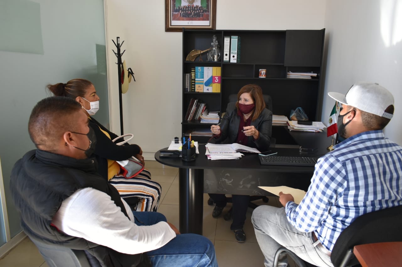 RECIBE LA DIPUTADA SANDRA LUZ VALENCIA EN VISITA DE TRABAJO, A REGIDORA DE TANCÍTARO, PARA GESTIONAR OBRA CARRETERA.