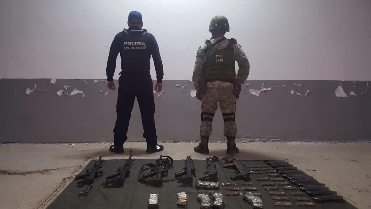 Tras operativo en Parácuaro, aseguran SSP y Sedena 6 fusiles y 418 cartuchos
