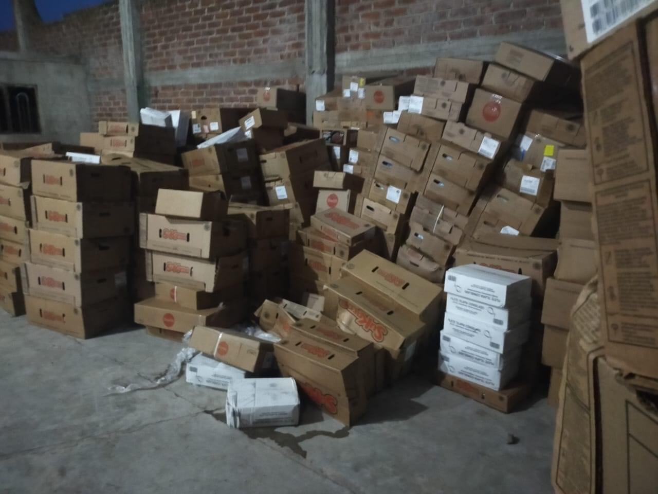 En cateo, asegura FGE inmueble relacionado en conductas ilícitas y recupera producto de origen animal robado en Uruapan