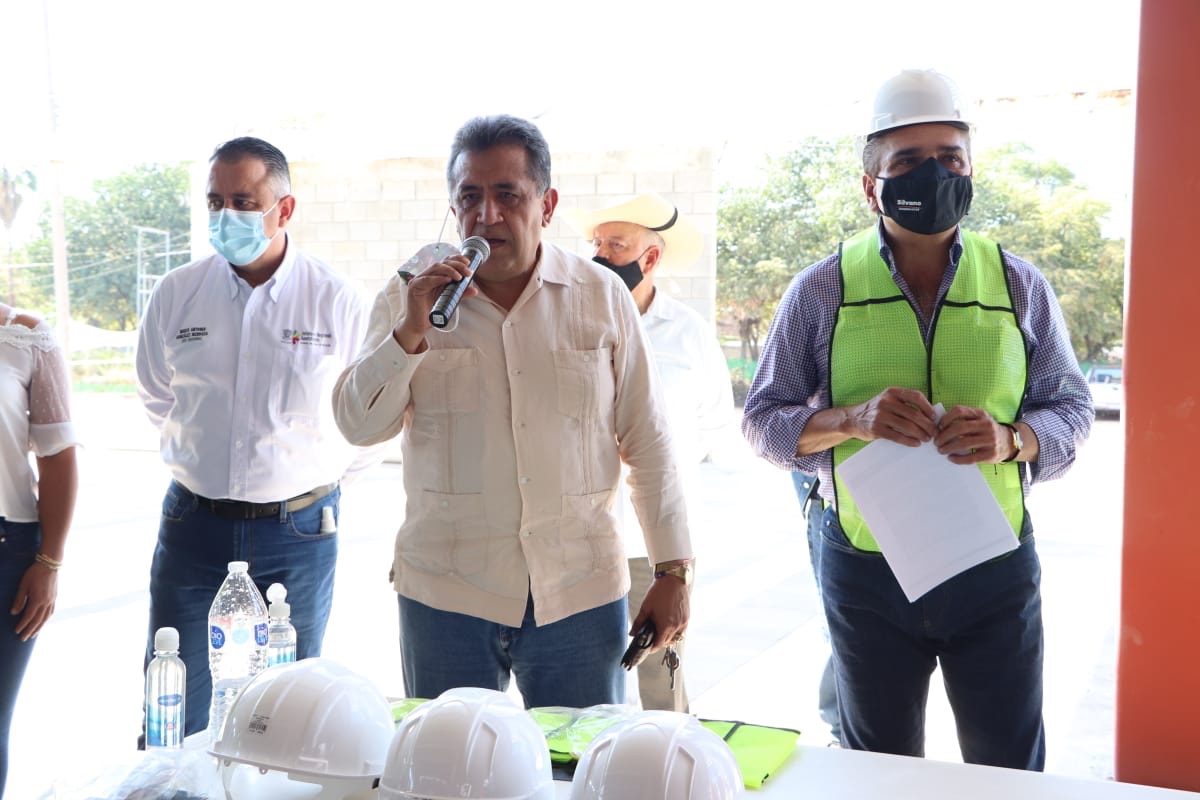 José Luis Cruz supervisa avances del Centro Cultural Constitución de Apatzingán