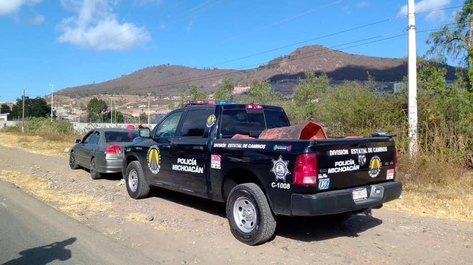 Detiene División Estatal de Caminos a cuatro en posesión de un arma de fuego