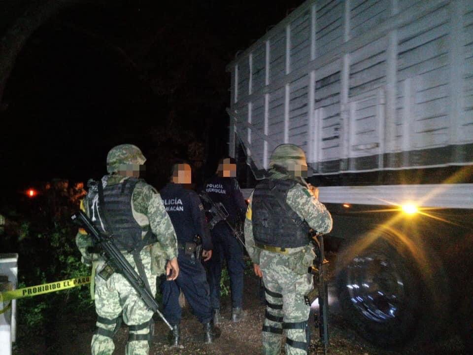 Restablecen SSP, Sedena y GN la circulación en Las Crucitas, municipio de Aguililla