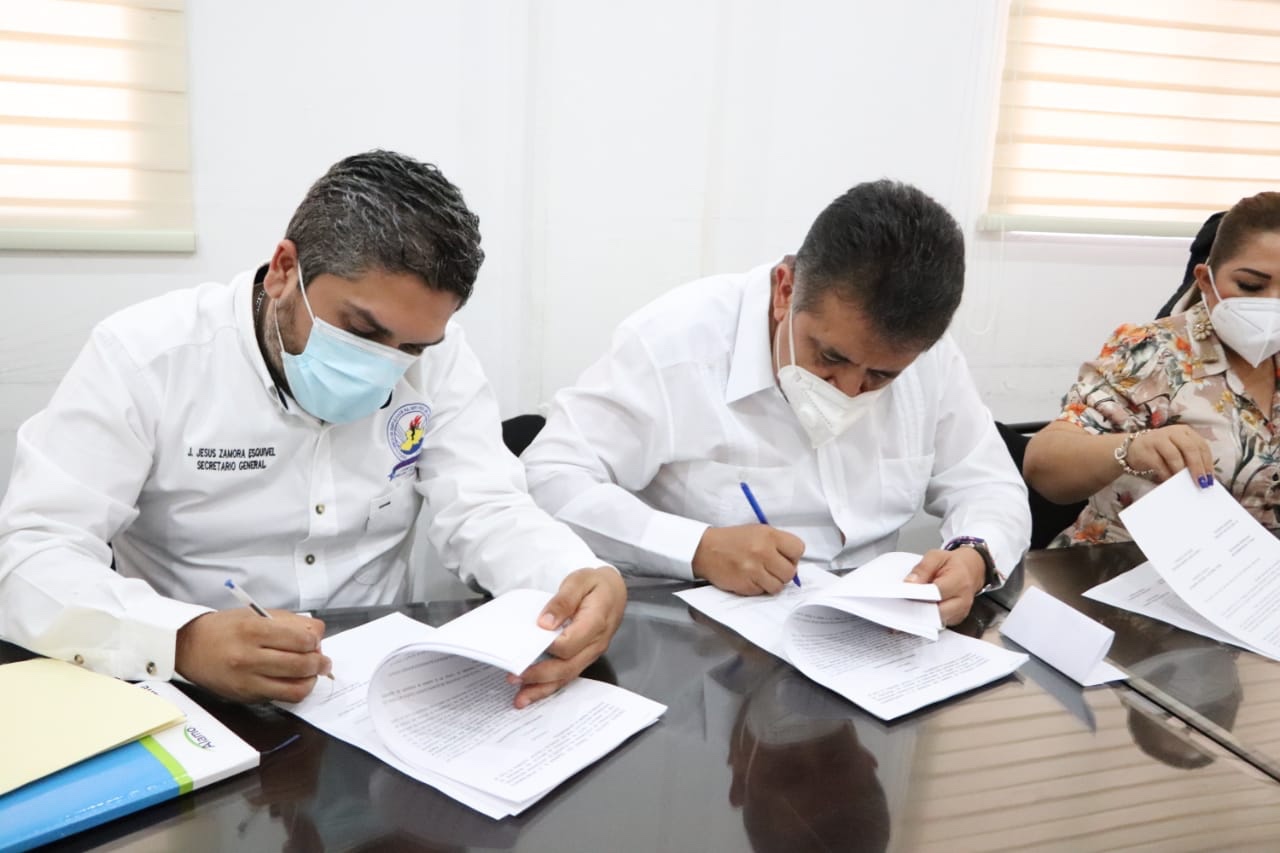 Gobierno municipal y Suesma signan Contrato Colectivo de Trabajo