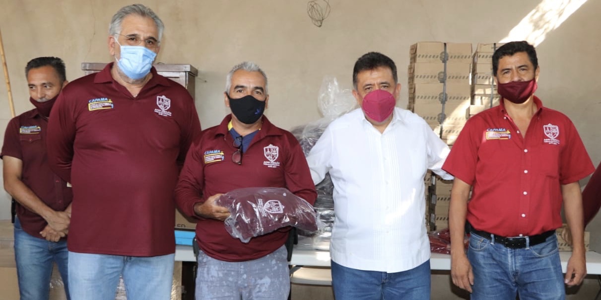 Alcalde equipa a trabajadores de Capama