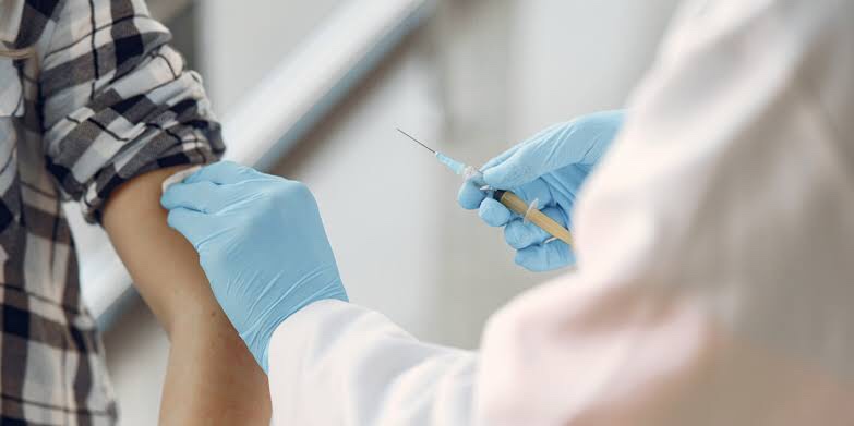 SHCP ESTIMA QUE PARA JULIO 80 MILLONES DE MEXICANOS YA HAYAN SIDO VACUNADOS