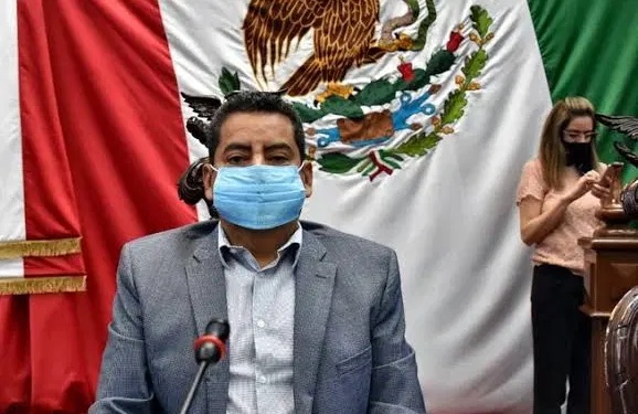 Gasolina repercute en incremento de la canasta básica: Ángel Custodio