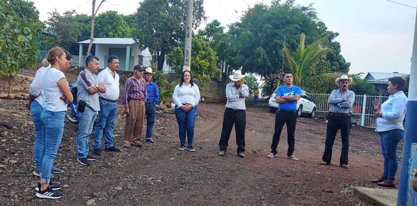 Avanzáremos de la manó con el sector campesino: Mayra Calderón