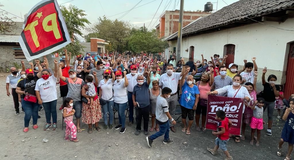 Con el voto de ciudadanos del Distrito 23 con cabecera en Apatzingán, Toño Cruz será Diputado Local