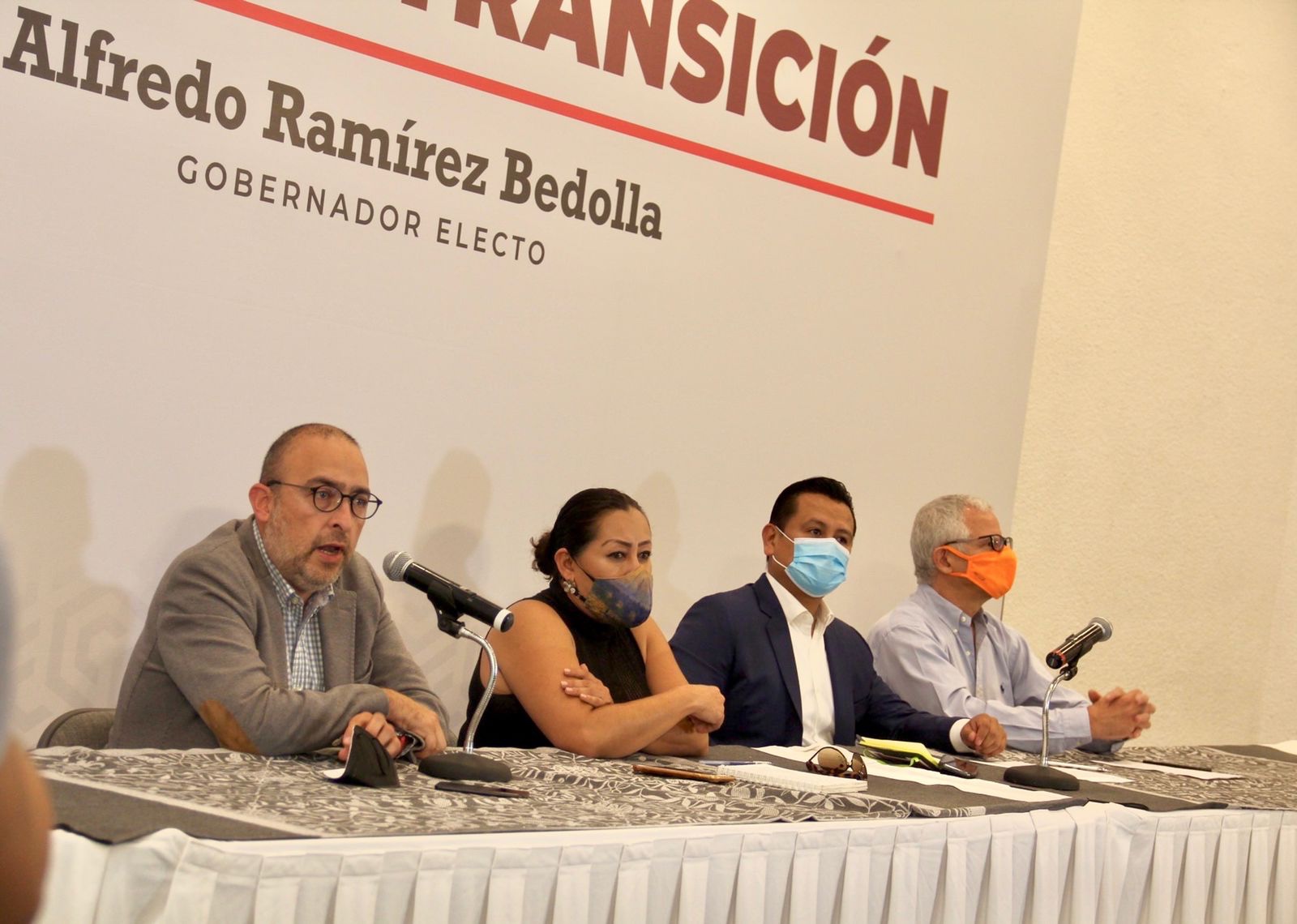 Renuncia Bedolla a presupuesto para entrega-recepción; propone destinarlo a salarios