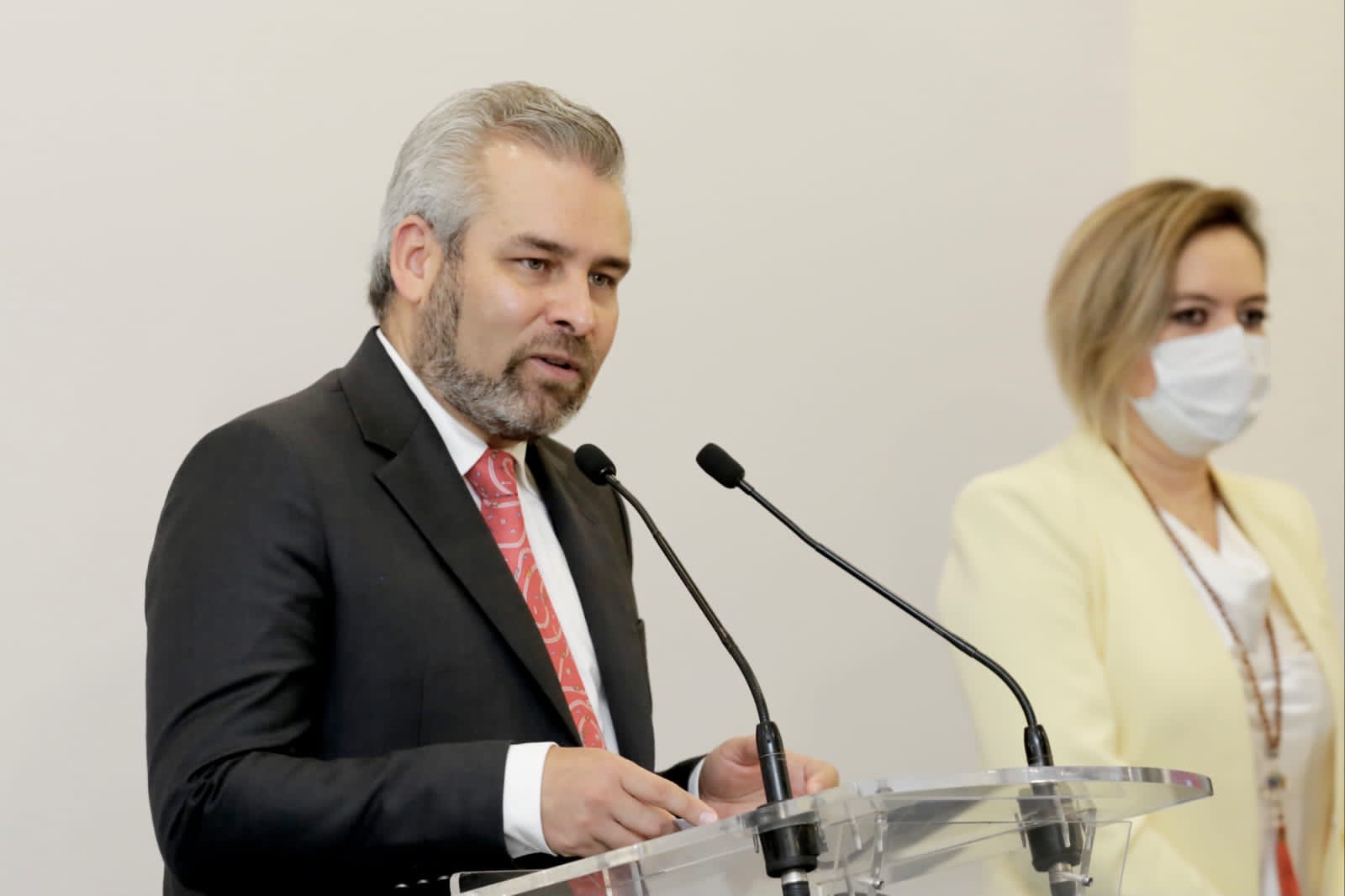 Convoca Bedolla a entrega-recepción de gobierno estatal transparente y en orden.