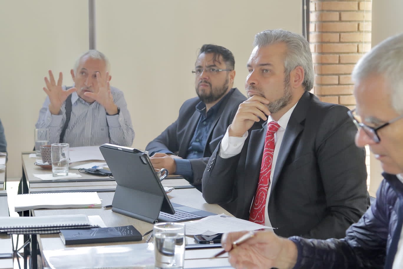 Bedolla y Secretaría de Agricultura proyectan acciones para reactivar al campo