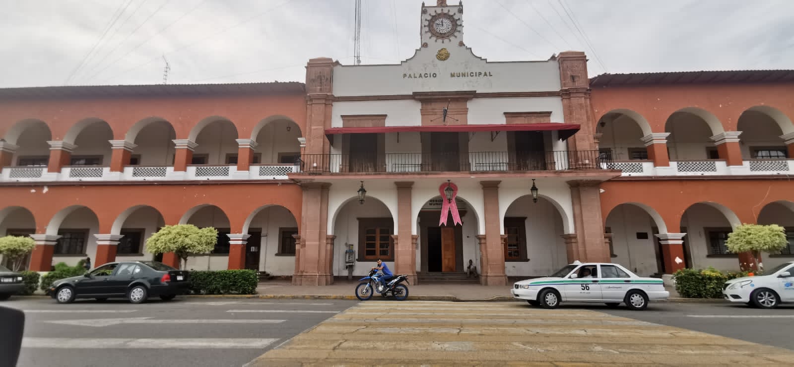 Como parte del proyecto de Paz por Apatzingán, Develarán murales en el palacio