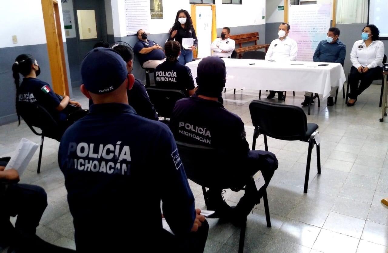 Imparte FGE capacitación a policías desplegados en la Región de tierra caliente