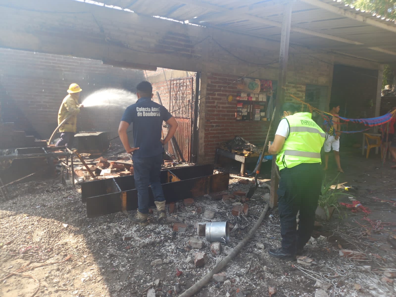 Gobierno municipal exhorta a comerciantes de pirotecnia se conduzcan con legalidad.