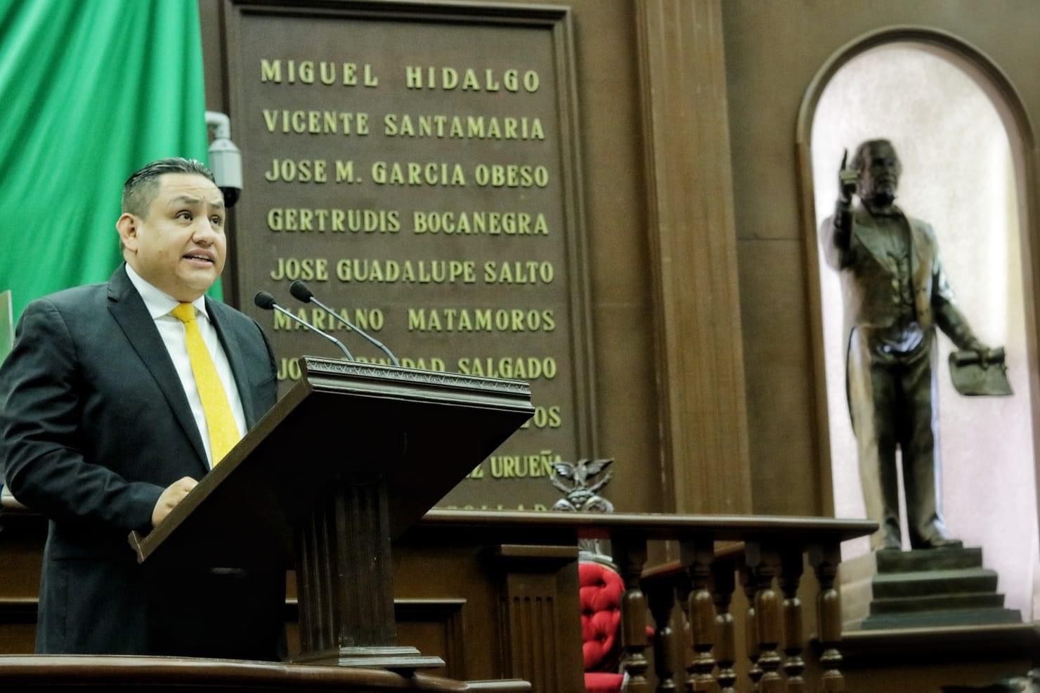 Defendimos hasta el último minuto la economía de las familias de Michoacán: Víctor Manuel Manríquez