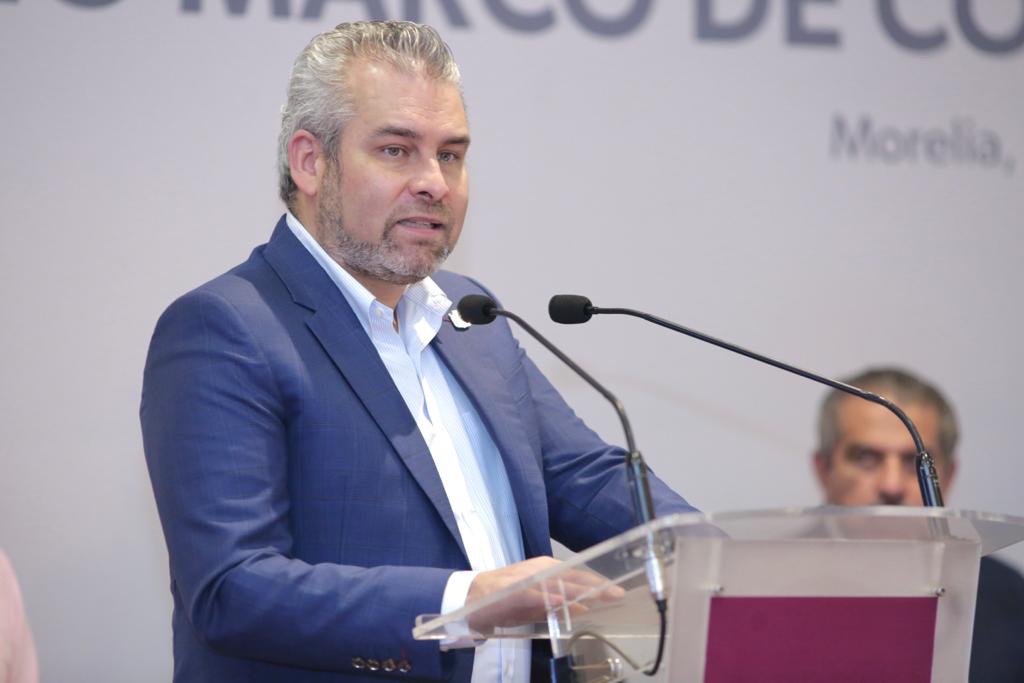 Busca Bedolla descentralizar en Michoacán funciones federales en material forestal