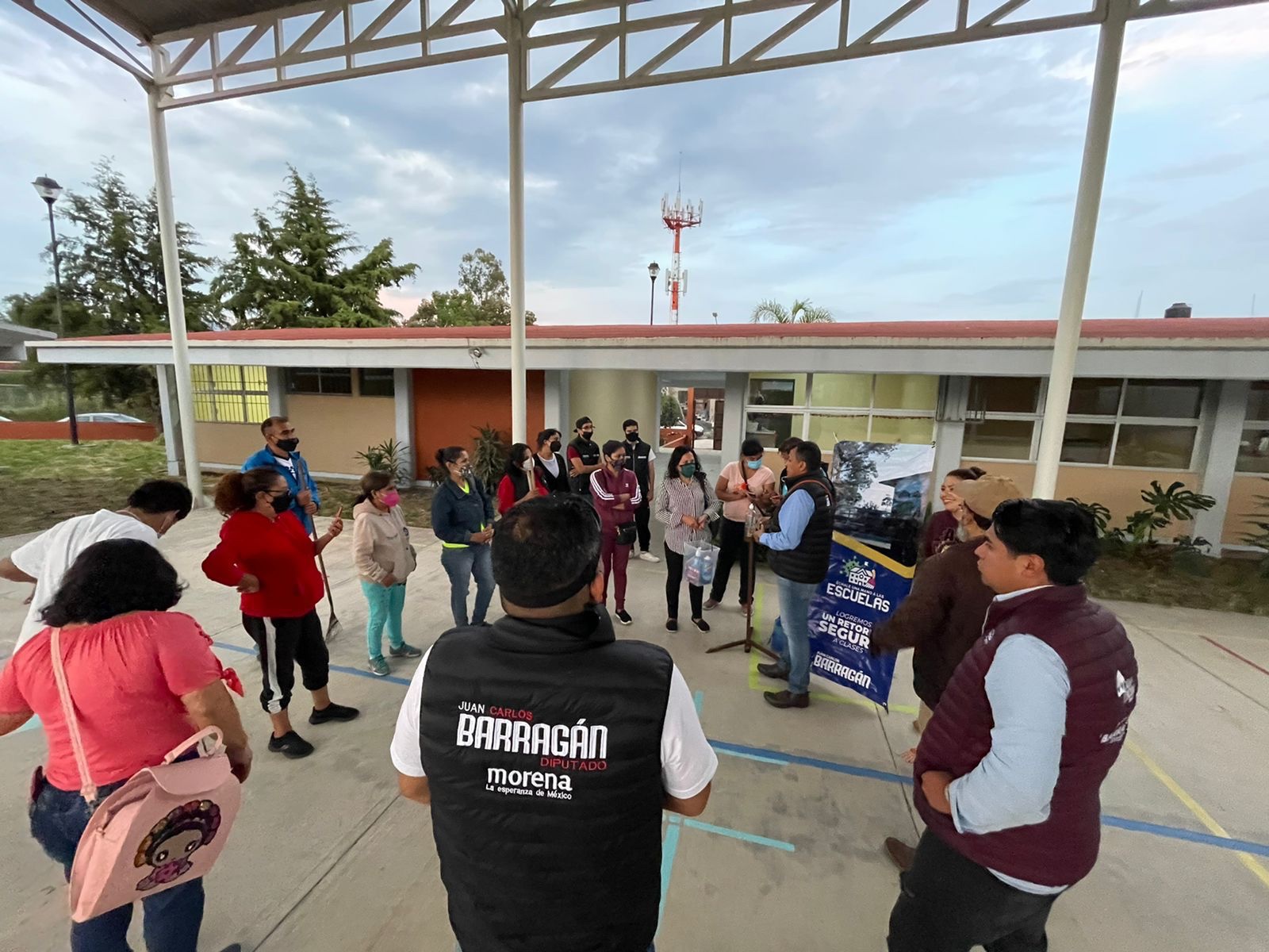 Suma Barragán 100 escuelas atendidas con su campaña “Échale una Mano a las Escuelas”