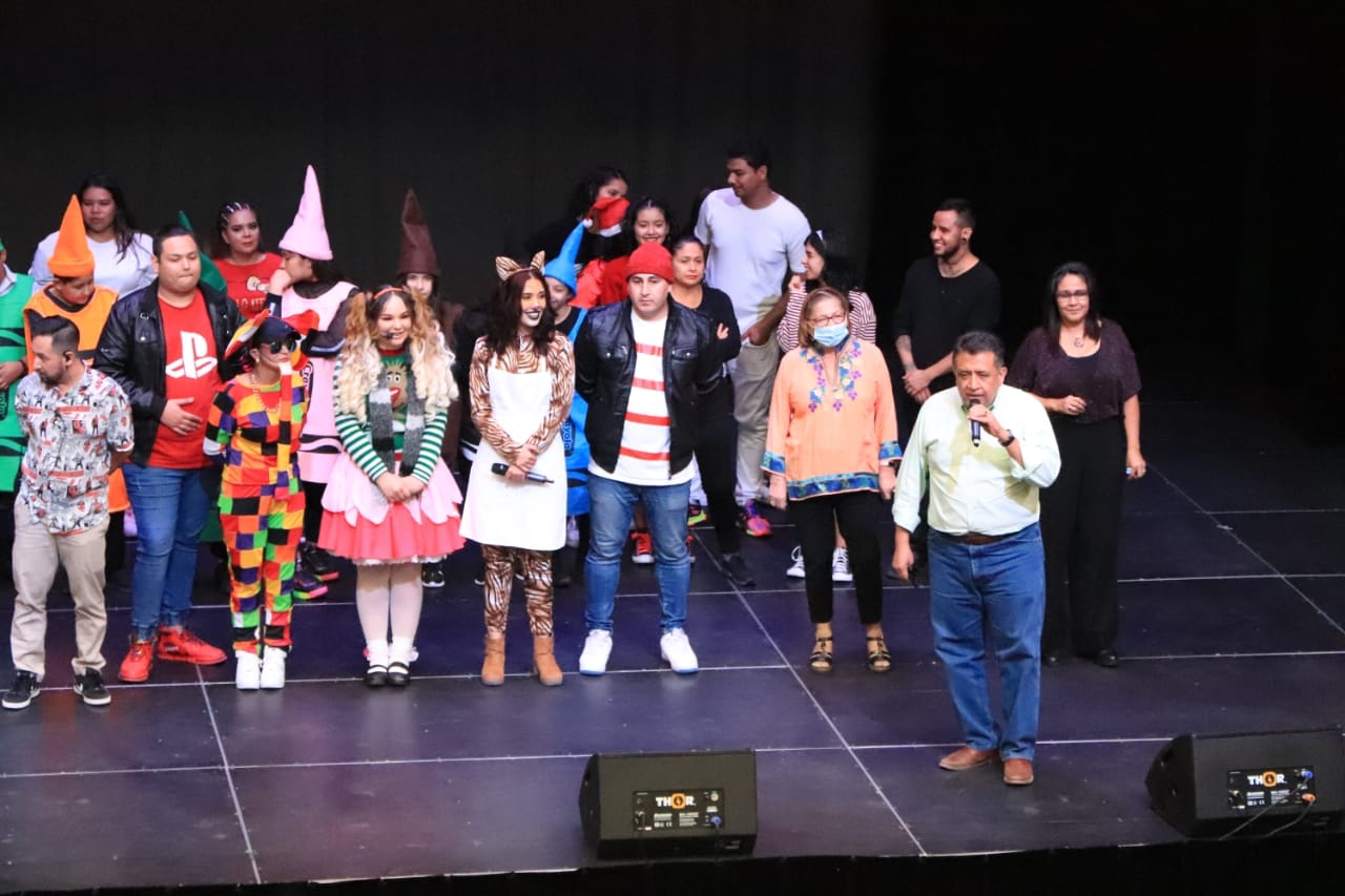 Alcalde clausura los eventos Navideños