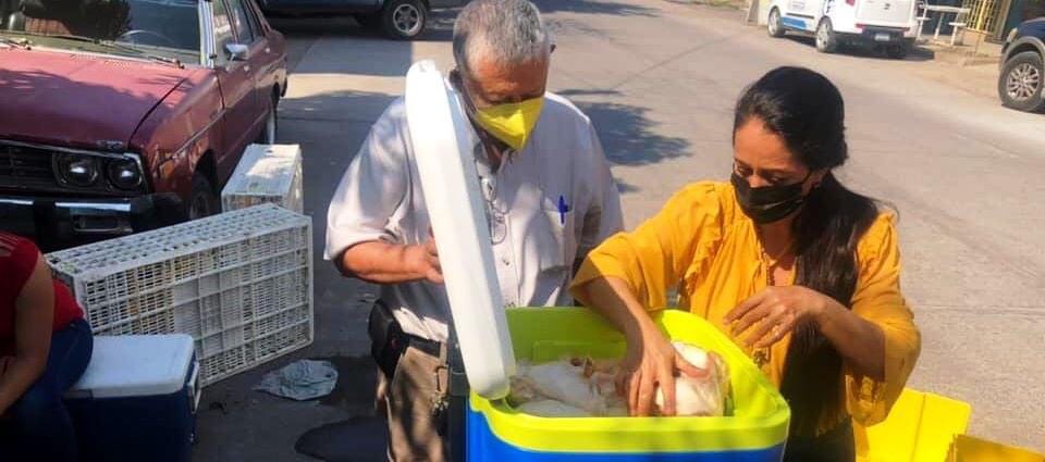 Labor Social de la regidora Verónica Castellanos Mendoza llega a familias de Apatzingán en estas fiestas decembrinas y fin de año