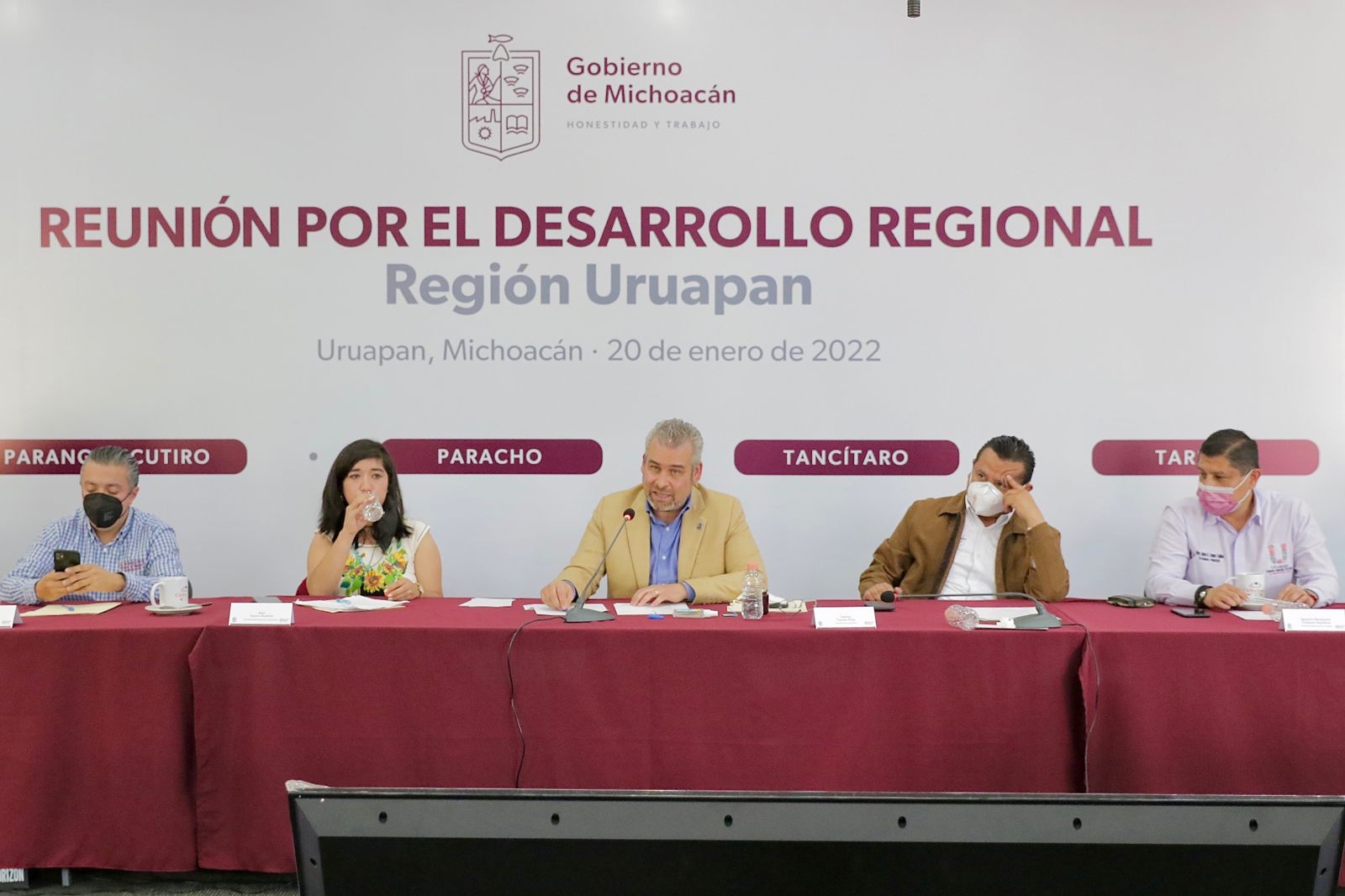 Para región Uruapan, más de 810 mdp en inversiones para el desarrollo este año: Bedolla