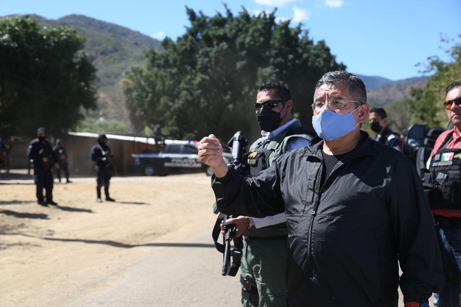 Ortega Reyes supervisa Bases de Operaciones Interinstitucionales en la carretera Coalcomán-Tepalcatepec