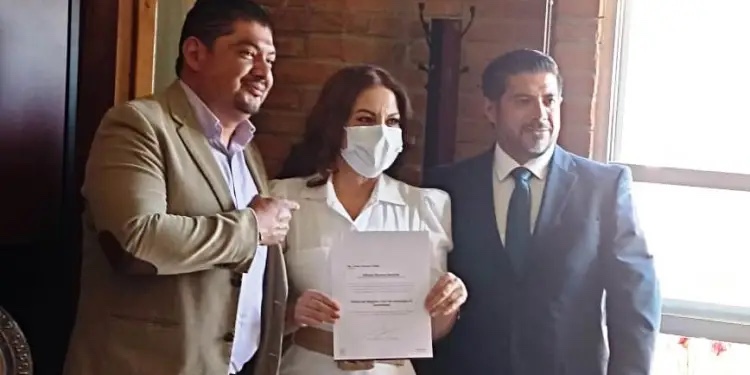 Teresa Valencia Valdéz nueva titular del Registro Civil en Apatzingán