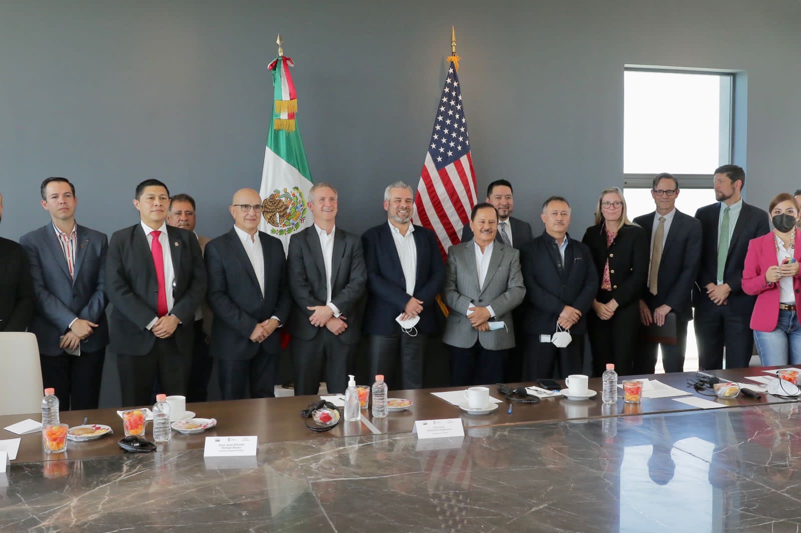 Reactivación de exportación de aguacate fortalece la colaboración de Michoacán con EU: Bedolla