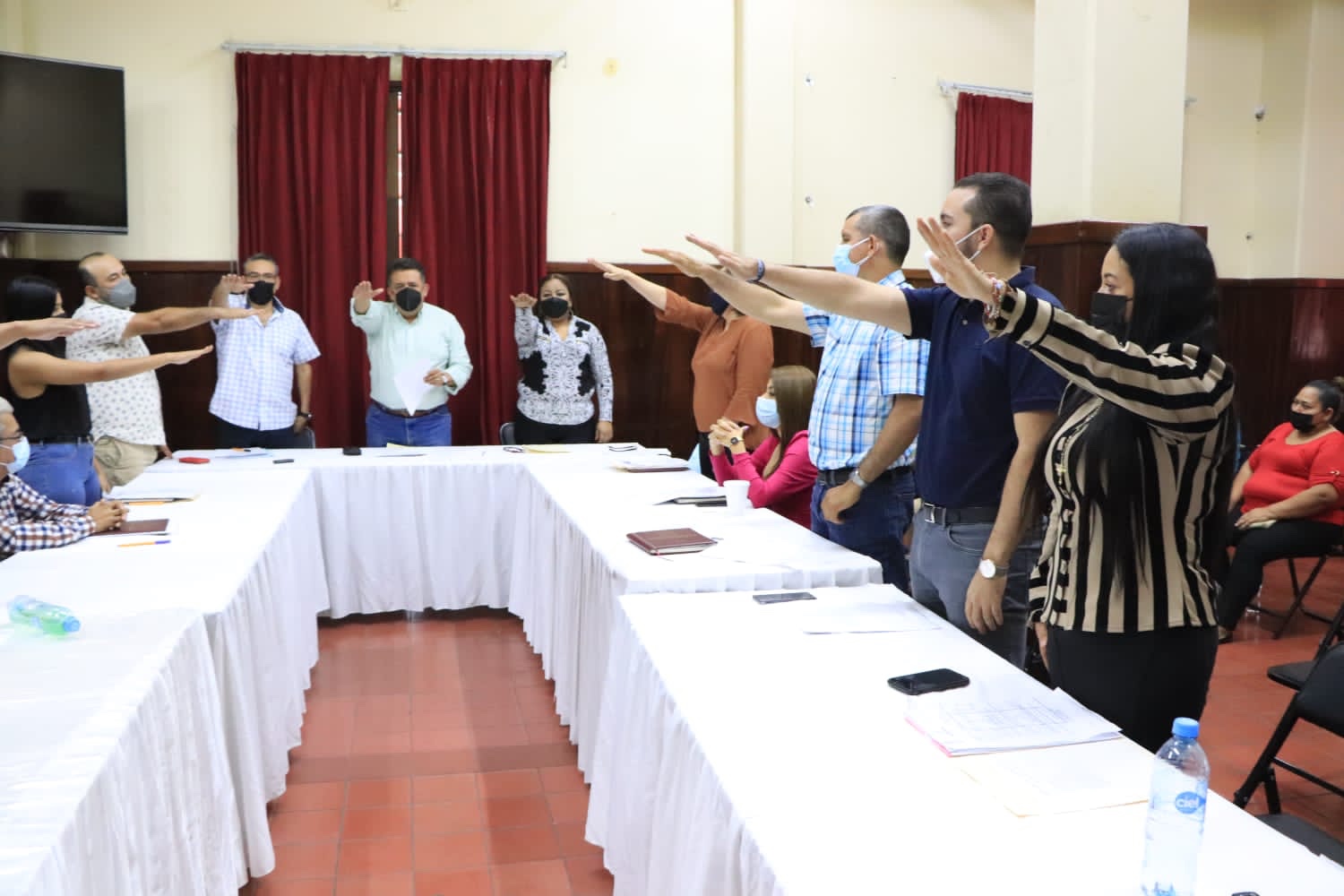 Toman protesta integrantes del Comité de Seguridad Pública y PC.