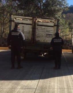 Asegura SSP a dos en posesión de madera sin documentación, en Pátzcuaro