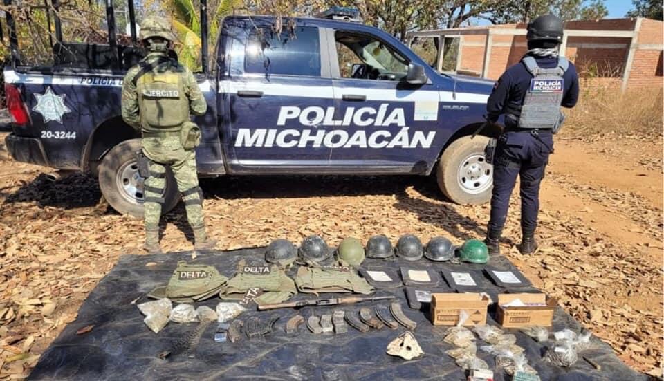 Tras operativo en Aguililla, SSP y Sedena aseguran un fusil, 328 cartuchos útiles y 25 artefactos explosivos