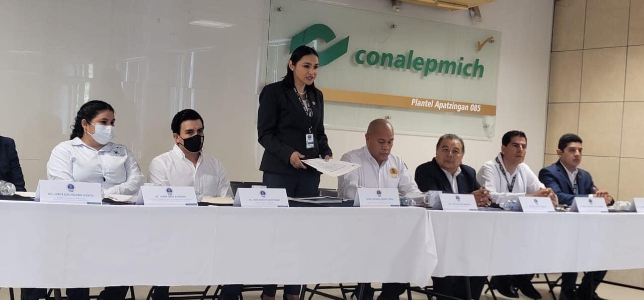 Capacita FGE en derechos humanos y normativa institucional, a personal de Apatzingán