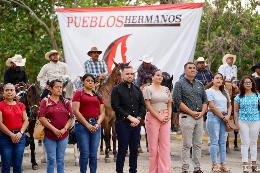 Invita Reyes Galindo a cabalgata por la Fraternidad de la Tierra Caliente