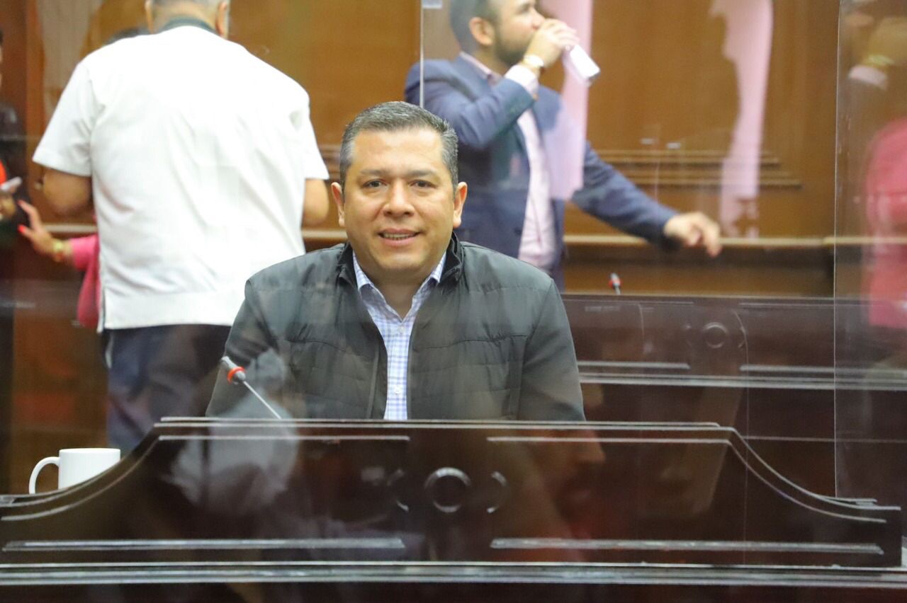 Barragán exige respeto a los derechos laborales de sindicalizados y personal de base del Congreso del Estado