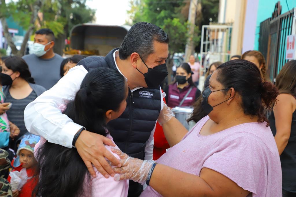 Bedolla y AMLO invierten más en programas sociales en Morelia que el presupuesto total de la ciudad: JC Barragán