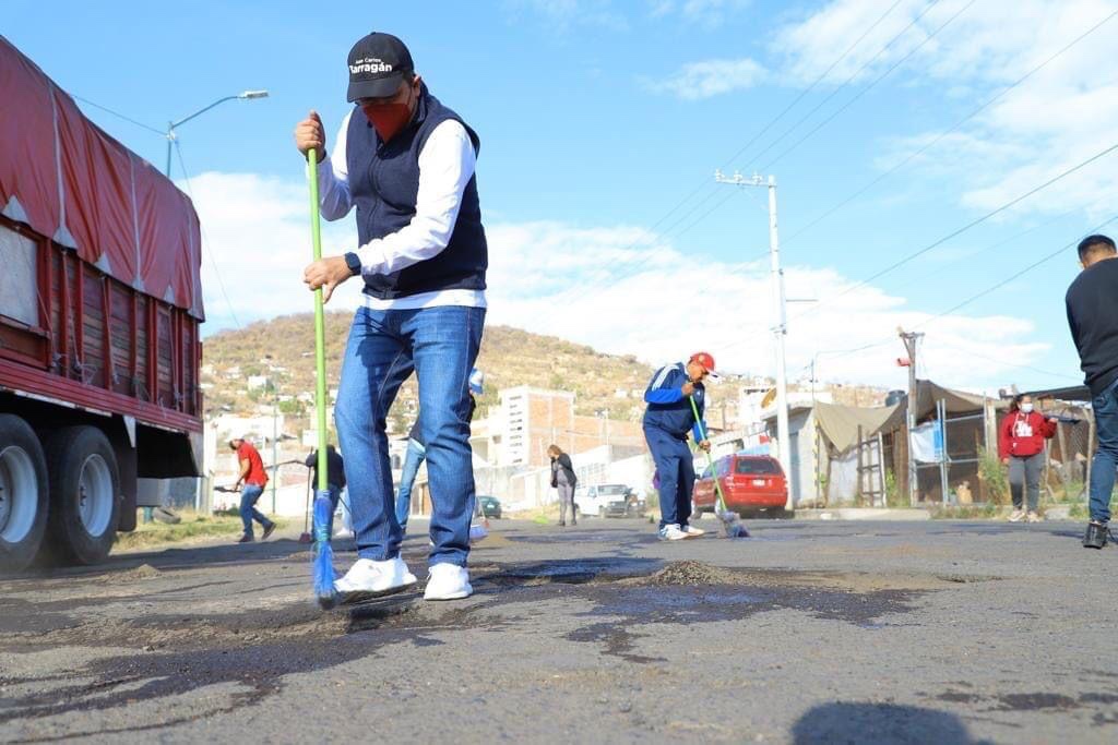 Si no pueden arreglar las vialidades que cumplan el seguro contra baches en Morelia: Barragán