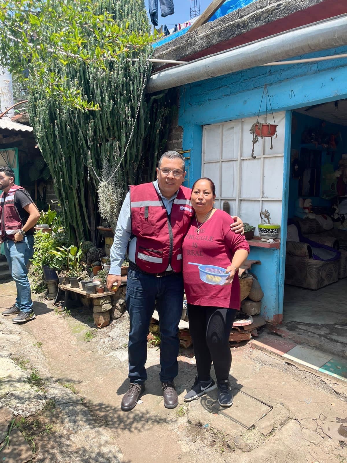 Entrega Barragán más donaciones de la campaña Fuera Tiliches