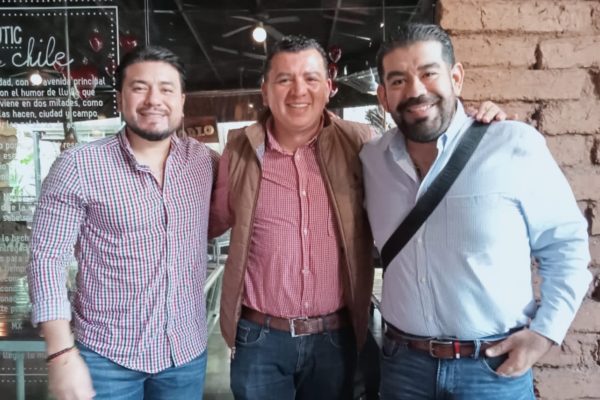 Paco Huacus Diputado Federal por Apatzingán mantiene acercamiento con líderes sociales de Michoacán