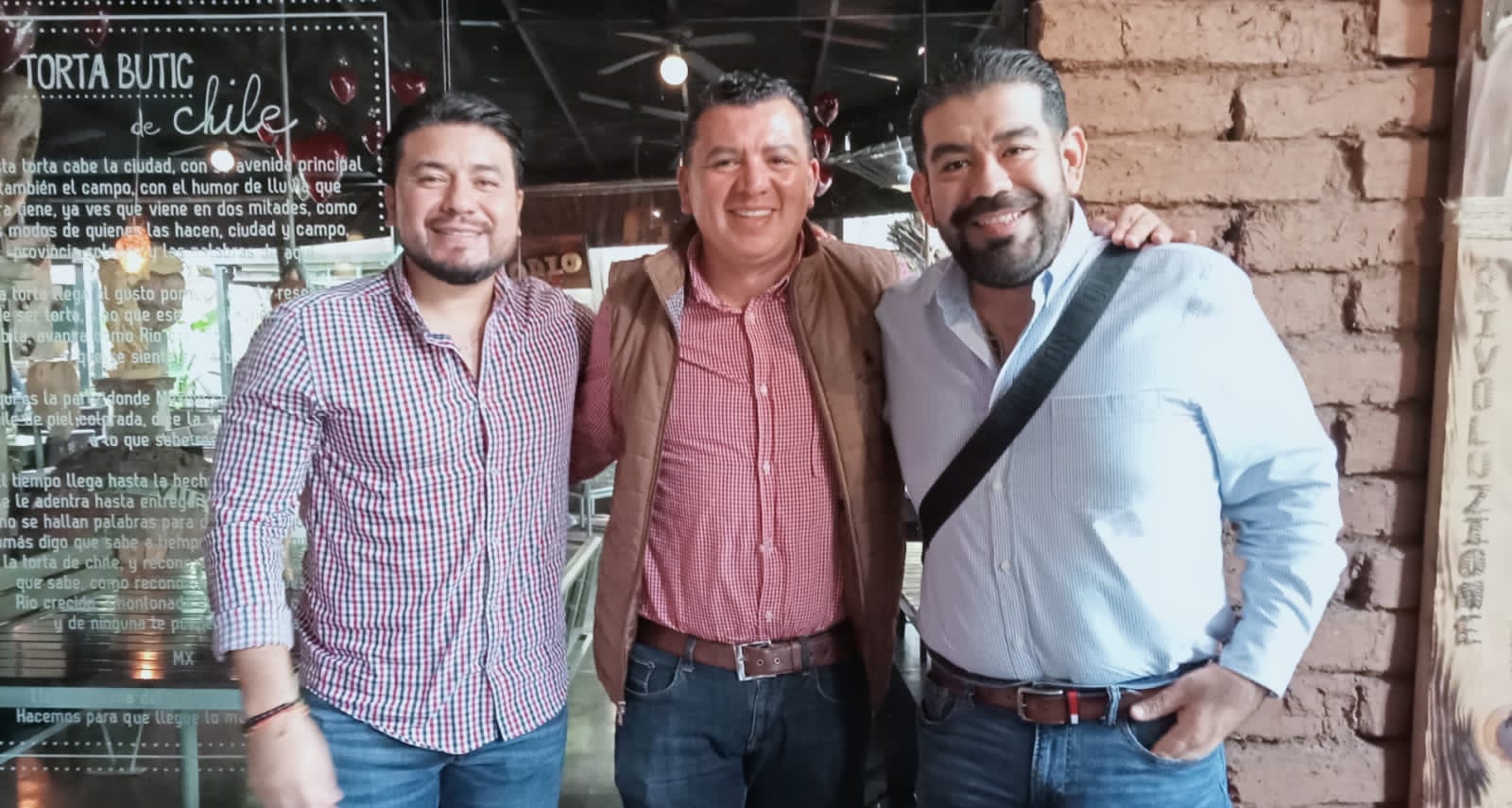 Paco Huacus Diputado Federal por Apatzingán mantiene acercamiento con líderes sociales de Michoacán