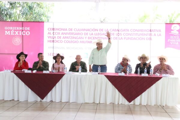 Cabalgata una tradición nacional que marca la historia de Apatzingán: JLCL.