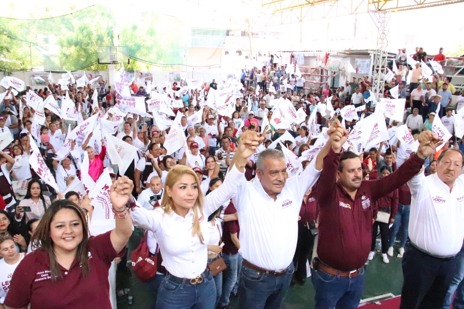 Morena se perfila para ganar carro completo en Parácuaro.